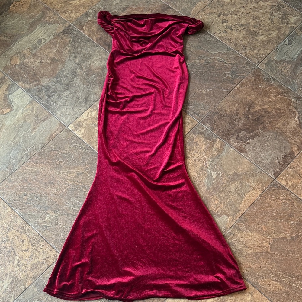 Club L London burgundy velvet dress